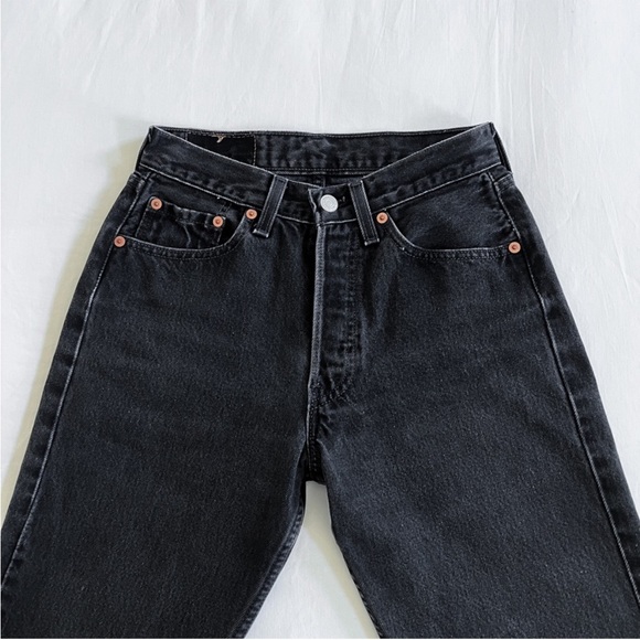 Vintage Levi’s 501s - Picture 3 of 9